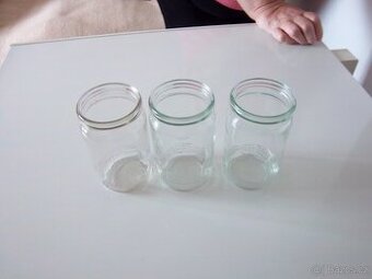 zavařovací sklenice s víčky i bez