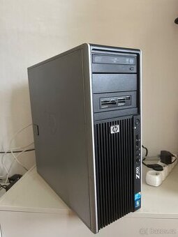 HP Z400 Workstation na hraní s grafickou kartou