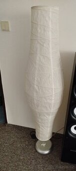 Stojící lampa