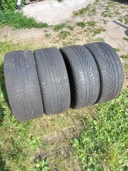235/45R18