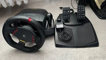 Volant Logitech Momo Racing Force Feedback