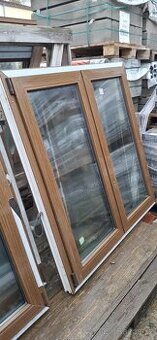 okno plast. 138x122 cm dvoukřídlé oboustranný ořech ,3 sklo