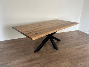 Dubový jídelní stůl - doprava ZDARMA