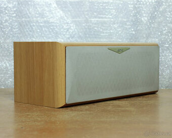 Centrální reprobedna Jamo.