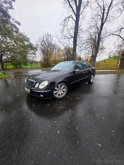 Mercedes-Benz E-Class W211 Avantgarde 3.2 CDI (2003) - 1