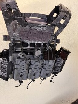 nosič plátů balistická vesta taktická samopal