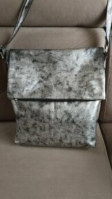 Černostříbrná kabelka - sleva na 145 Kč