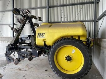 Aplikátor tekutých hnojiv + plečka Fast 8318