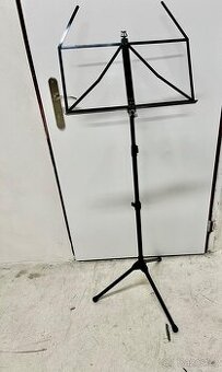 Stojan na noty. 3 patrový.