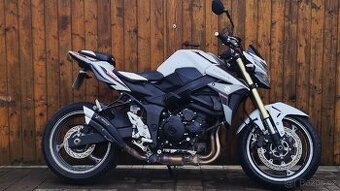 SUZUKI GSR 750 2014