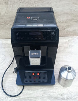 Kávovar Krups EA891810 s nádobou na mléko - se zárukou