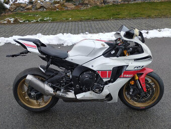 Yamaha R1 World GP 60th 2022 Anniversary White