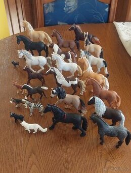 Schleich koně