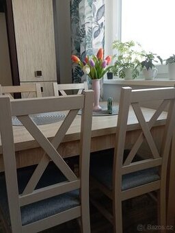 Jídelní set – stůl + 4 židle, skvělý stav
