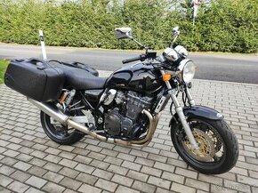 Suzuki GSX 750 Inazuma,super stav a výbava,Video,mohu dovéz