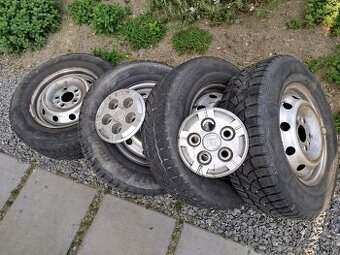 Sada zimních pneu 205/75/R15C na discích Fiat Ducato