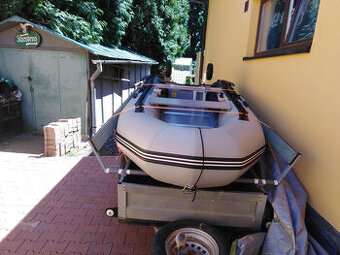 Člun boat 007