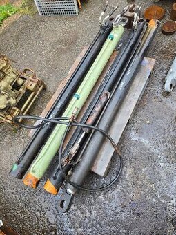 PRODÁM: velká Hydraulické pístnice, válce, píst