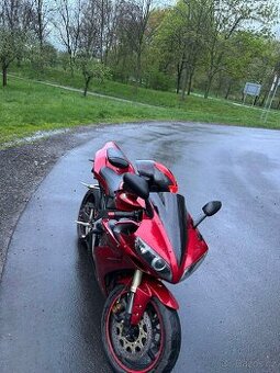 Yamaha r1 1000