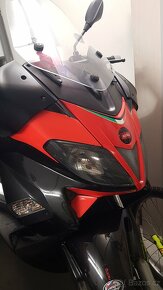 Aprilia SR max
