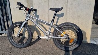 Early Rider 16 - lehké dětské kolo