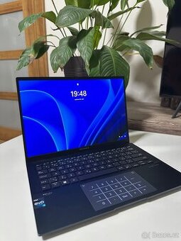 ASUS ZenBook 14" - výkonný ultrabook ve výborném stavu