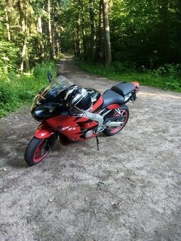 Kawasaki zx6r