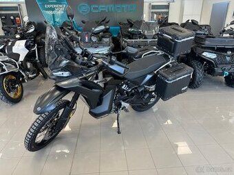 Motocykl CFMOTO 800MT-X se speciální výbavou