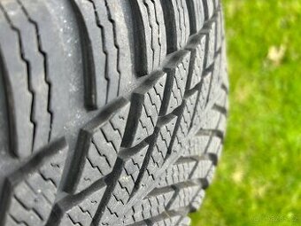 zimní pneumatiky 205/60R16 škoda octavia, plechová kola