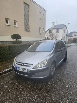 Peugeot 307 2.0hdi 66kw rok 2003 nová stk,zimní pneu,tažné