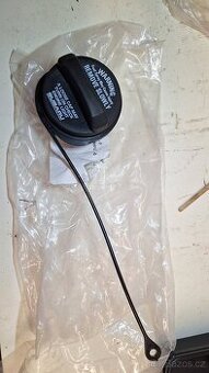 Víčko uzávěr nádrže Subaru