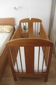 Dětská postýlka Olina se stahovací bočnicí PUPPOLINA+ Matrac