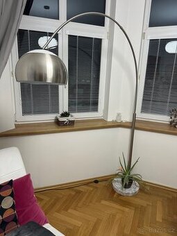 Stojací lampa - jako nová