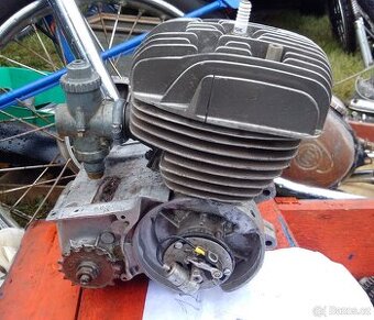 Závodní motor Manet Tatran 125 ccm motokára či silnice