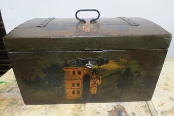 Stará vojenská bedna- po renovaci nově namalovaná