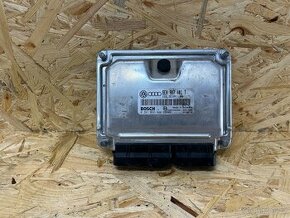 ŘÍDICÍ JEDNOTKA MOTORU 2.5 TDI 8E0907401T