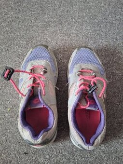 Dětské sportovní boty 31