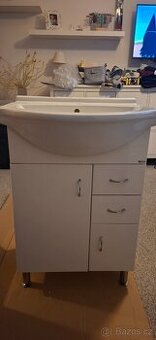 Koupelnová skříňka