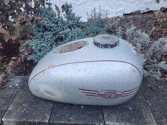 Nádrže ČZ a JAWA kývačka