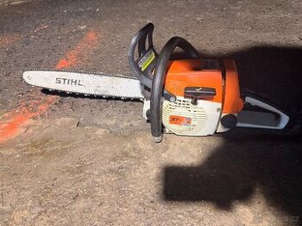 Motorova pila stih 026