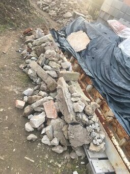 Daruji stavební suť