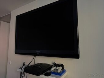 Prodám PS4 PRo na 1 TB a televizi