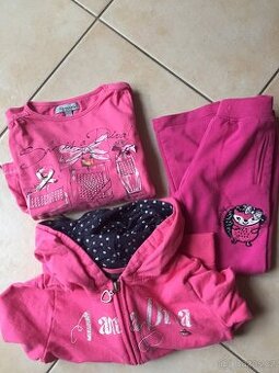 Set mikina, tepláky, triko velikost 104