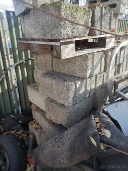 Škvárové tvárnice za odvoz