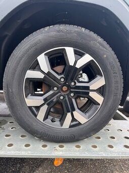 215/65 R17 Continental