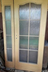 dvoukřídlé prosklené dveře
