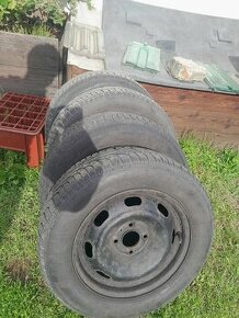 Zimní pneumatiky 195/65 r15