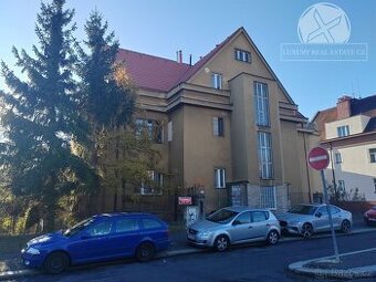 Prostorný byt 3+1 87,4m2 v cihlovém domě Praha 6 - Dejvice -
