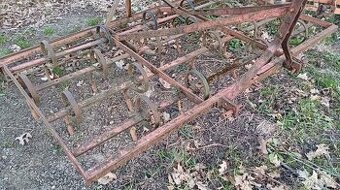 Kultivátor s drobicim válcem