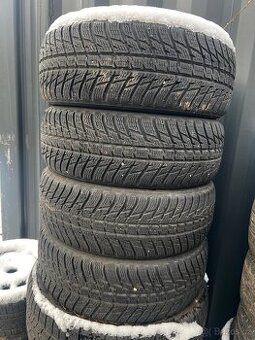Zimní pneu Nokian 215/60 R17 - 1